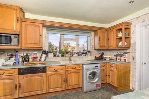87 Denton Drive, Brighton, BN1 8DL