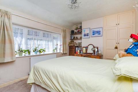 87 Denton Drive, Brighton, BN1 8DL