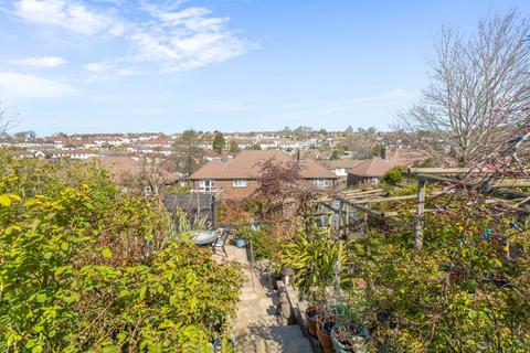 87 Denton Drive, Brighton, BN1 8DL