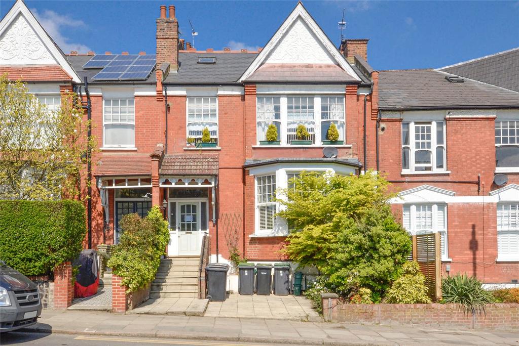 Alexandra Park Road, Muswell Hill, Greater London, N10 2 bed property