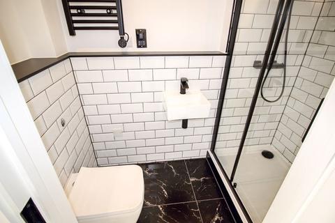 Flat 5, Catherine House Windsor Court Hornchurch Hill, Whyteleafe, CR3 0DA