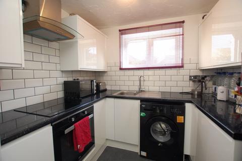 26 Caravel Close, Grays, RM16 6QB