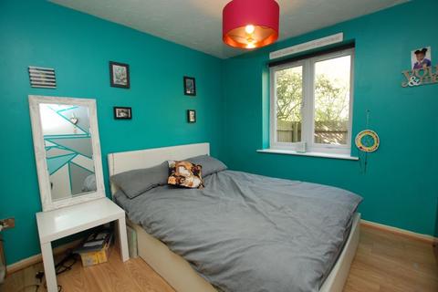 26 Caravel Close, Grays, RM16 6QB