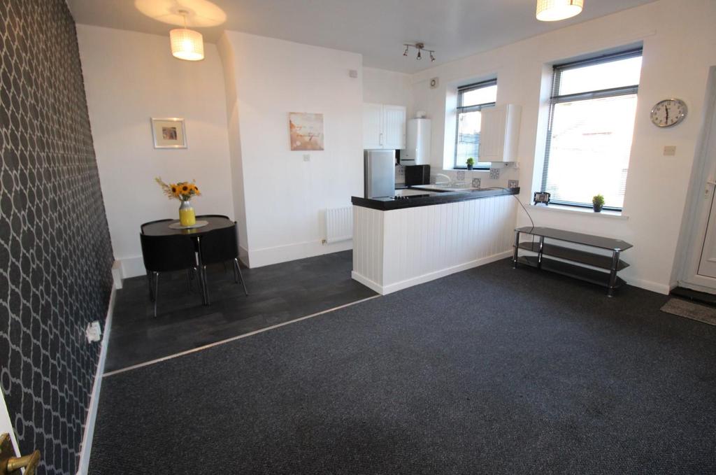 Lounge/ dining kitchen