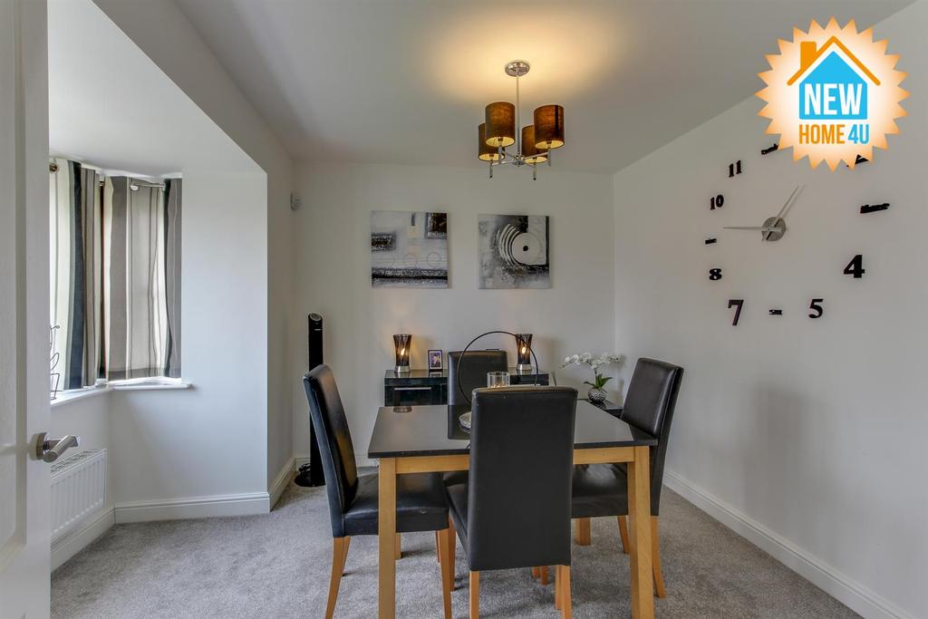 Dining room: