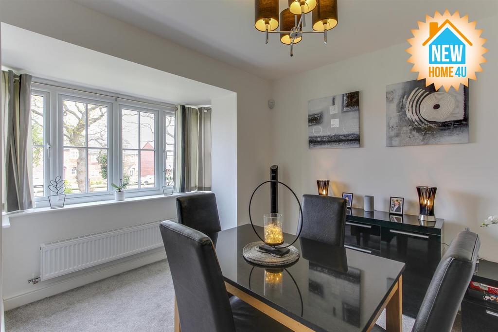 Dining room: