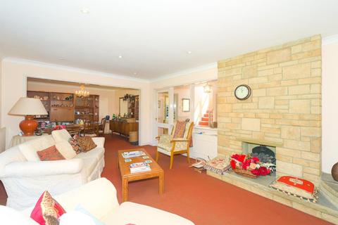 18 Mospey Crescent, Epsom, KT17 4NA