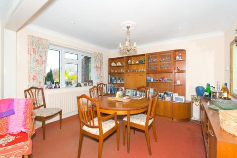 18 Mospey Crescent, Epsom, KT17 4NA