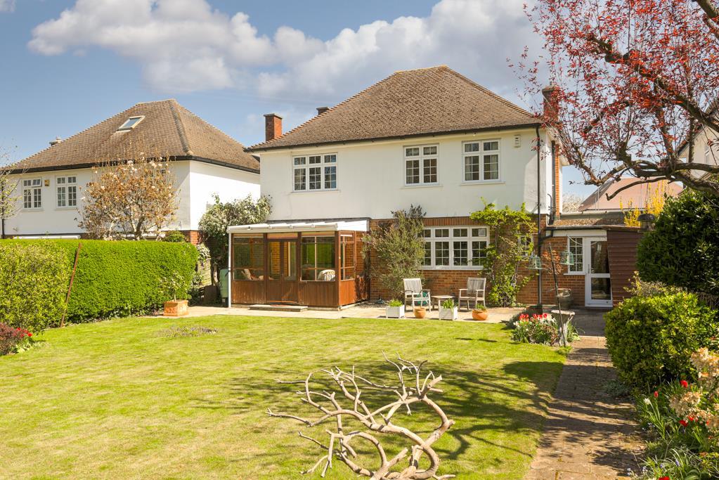 Wallace Fields, Epsom 4 bed detached house
