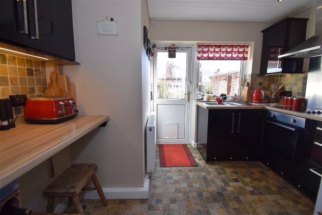 Westhope Close, South Shields 2 bed semidetached house £150,000