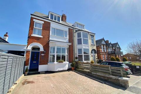 110 Cliff Road, Hornsea, HU18 1JE