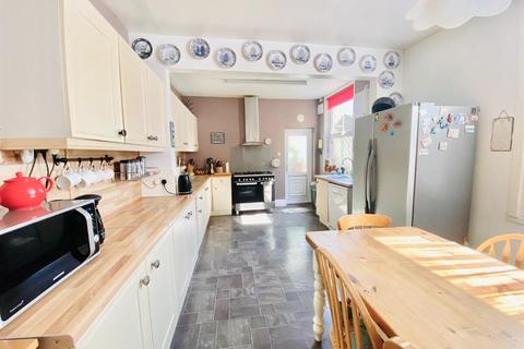 110 Cliff Road, Hornsea, HU18 1JE