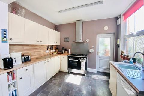 110 Cliff Road, Hornsea, HU18 1JE