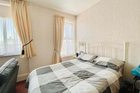 110 Cliff Road, Hornsea, HU18 1JE