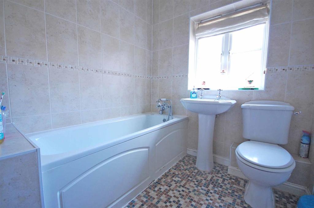 Family bathroom.jpg