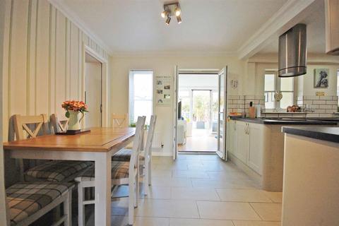 6 Millers Drive, Great Notley, Braintree, CM77 7FD