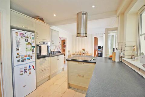 6 Millers Drive, Great Notley, Braintree, CM77 7FD