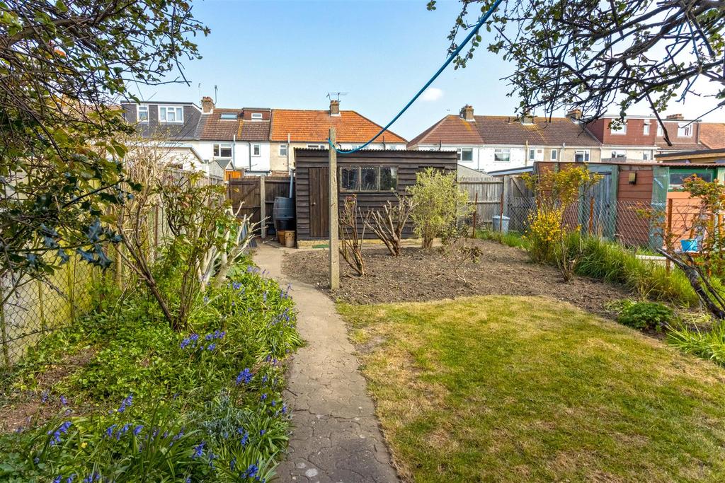 Grand Avenue, Lancing 3 bed end of terrace house £285,000