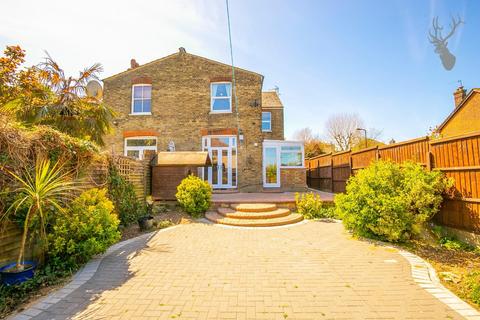 4 bedroom end of terrace house for sale - Falmouth Avenue, London