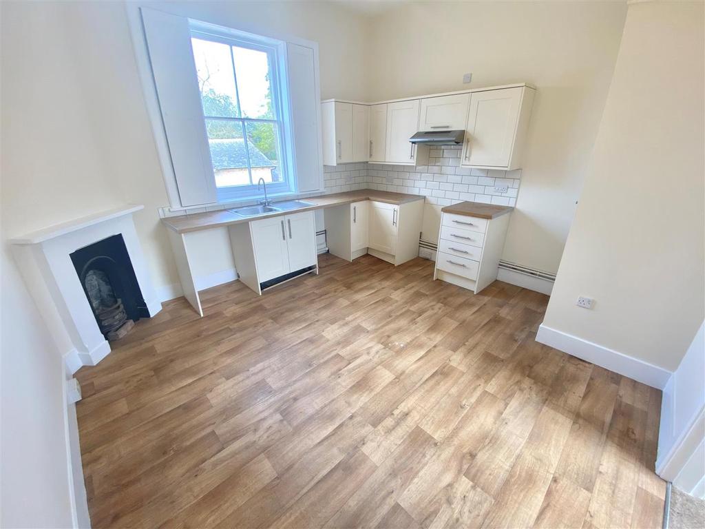 Kitchen Dining Room b.jpg