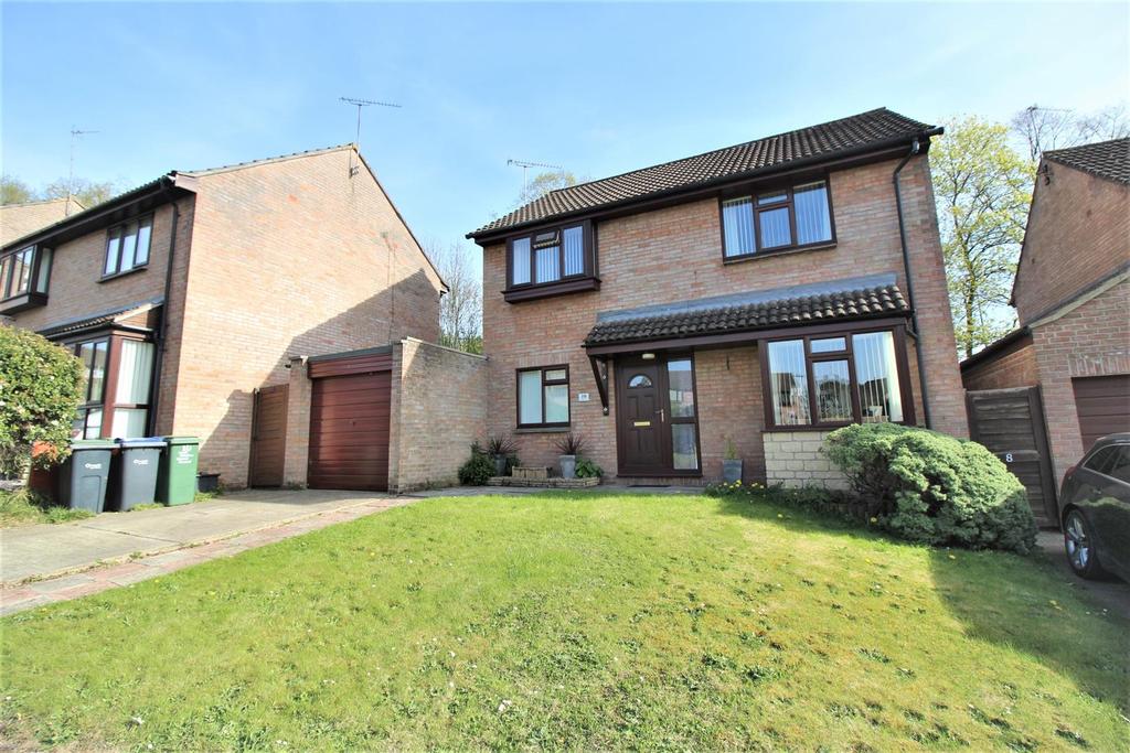 St Margarets Gardens, Chippenham 4 bed detached house £1,150 pcm (£
