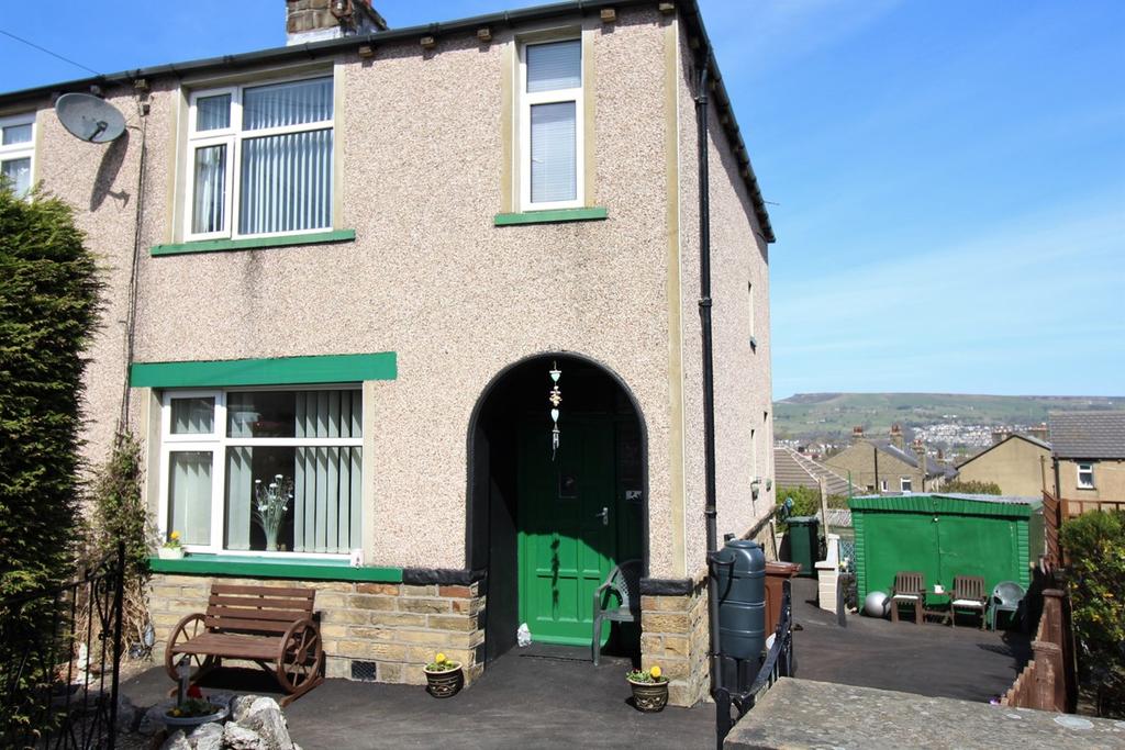 Broomhill Avenue, Keighley, BD21 3 bed semidetached house £137,500