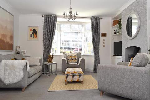 35 Coverhill Road, Grotton, Oldham, OL4 5RE