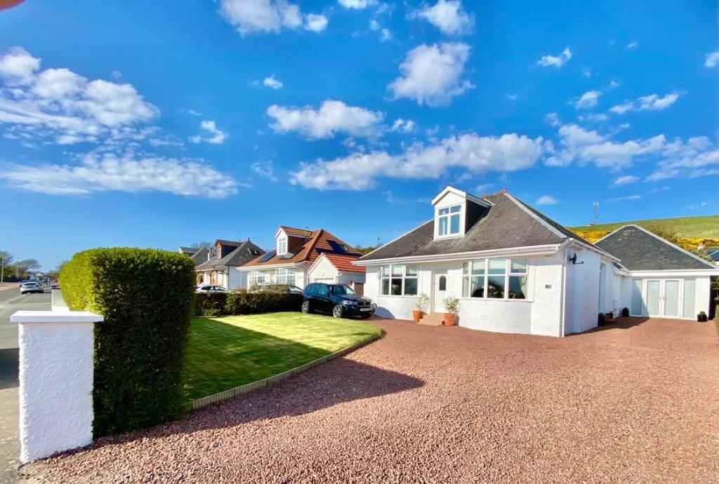 Ardrossan Road, Seamill, North Ayrshire, KA23 3 bed detached house for