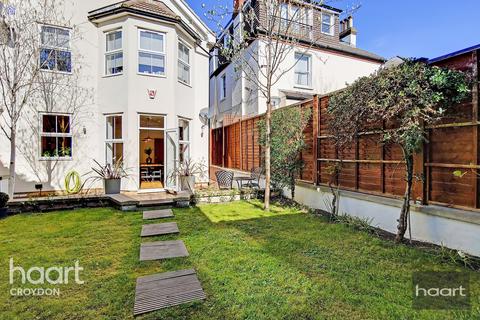 35 Dornton Road, South Croydon, CR2 7DR