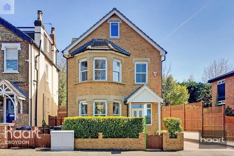 35 Dornton Road, South Croydon, CR2 7DR