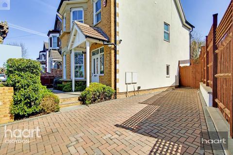 35 Dornton Road, South Croydon, CR2 7DR