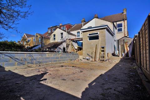 16 Moore Street, Rochester, ME2 3BD