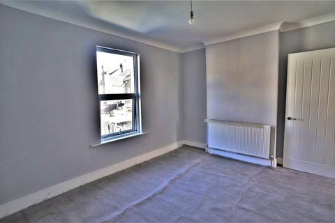 16 Moore Street, Rochester, ME2 3BD