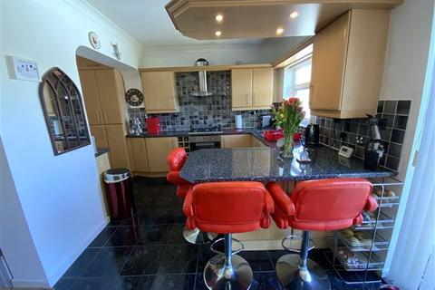 47 Clifton Crescent, Sheffield, S9 4BD