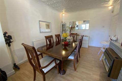 47 Clifton Crescent, Sheffield, S9 4BD