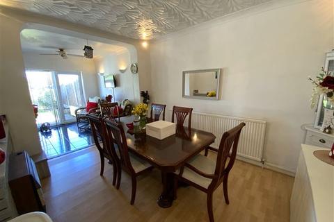 47 Clifton Crescent, Sheffield, S9 4BD