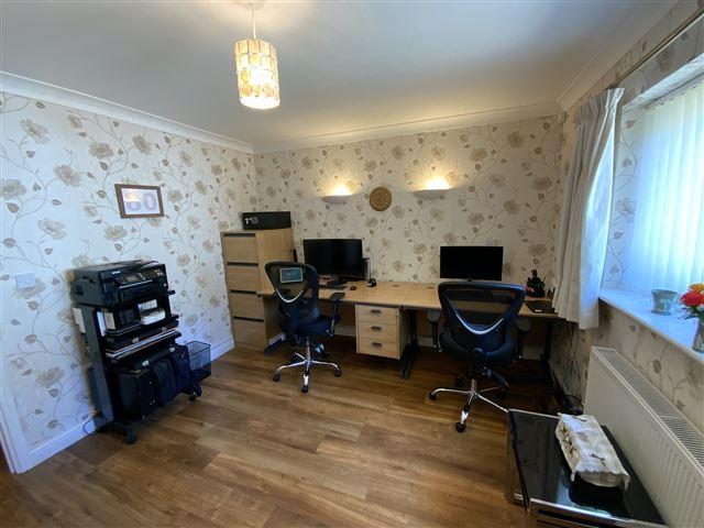 Bedroom/office