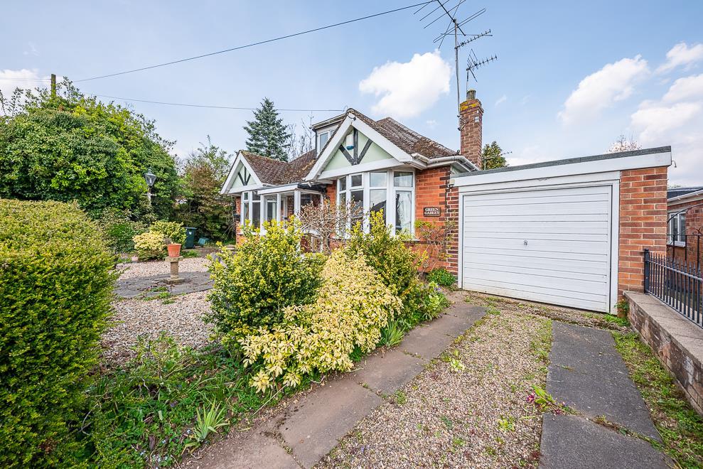 Woodside Road, Burton Joyce, Nottingham 2 bed bungalow £250,000