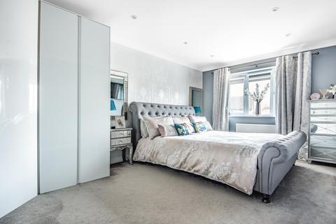 48 Lineacre Close, Grange Park, Swindon, SN5 6DB