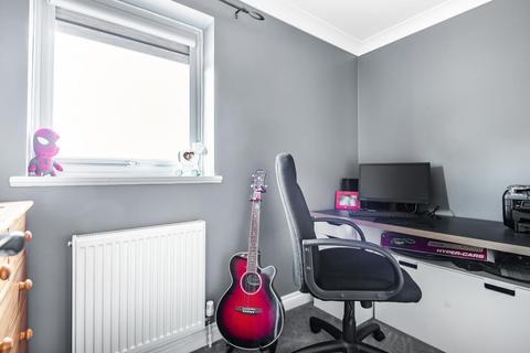48 Lineacre Close, Grange Park, Swindon, SN5 6DB