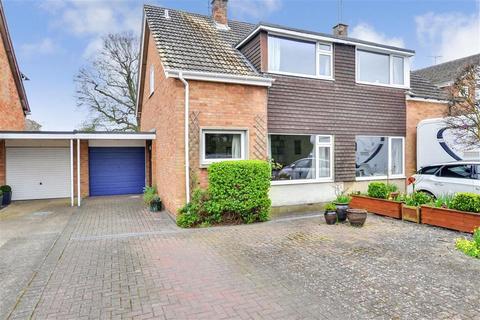 13 Bankfields, Headcorn, Ashford, TN27 9QY