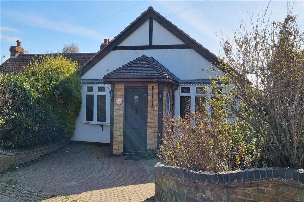 Linton Road, Loose, Maidstone, Kent 5 bed detached bungalow £400,000