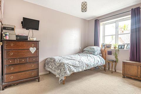 12 Coopers Close, Littleworth, Oxford, OX33 1UA