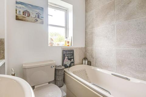 12 Coopers Close, Littleworth, Oxford, OX33 1UA
