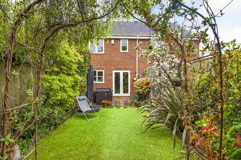 12 Coopers Close, Littleworth, Oxford, OX33 1UA
