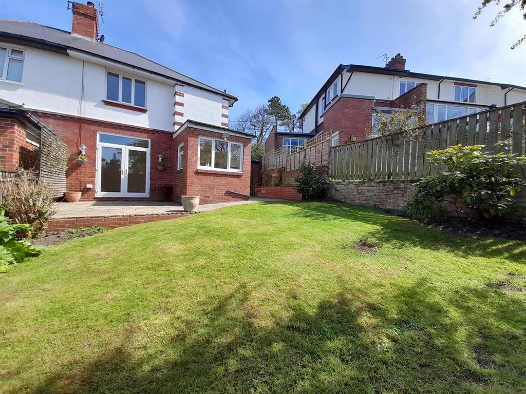 Benfieldside Road, Shotley Bridge 3 bed semidetached house £750 pcm