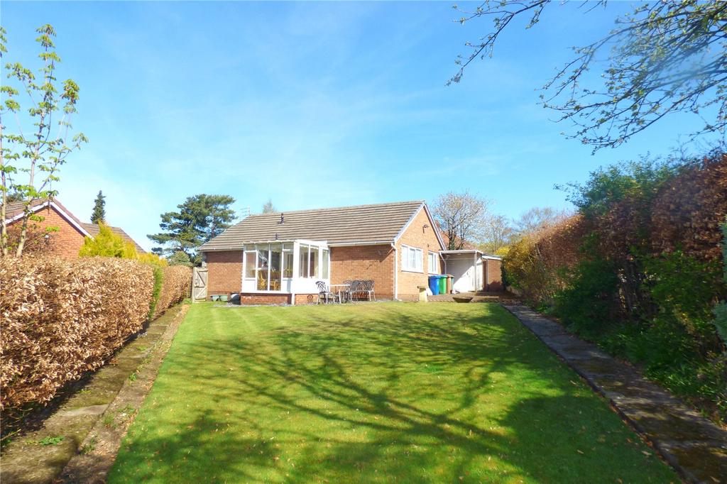 Lower Green, Alkrington, Middleton, M24 3 bed bungalow £300,000