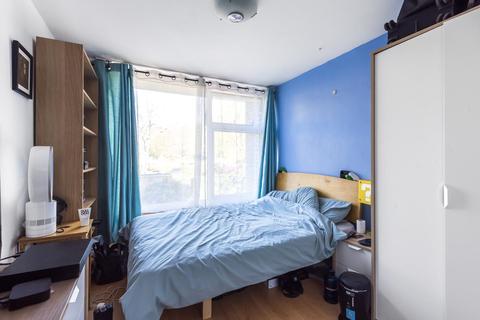 32 Apex Close, Beckenham, BR3 5TU