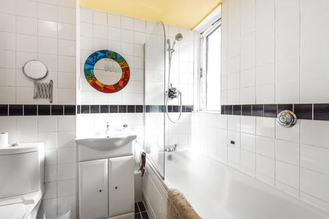 32 Apex Close, Beckenham, BR3 5TU