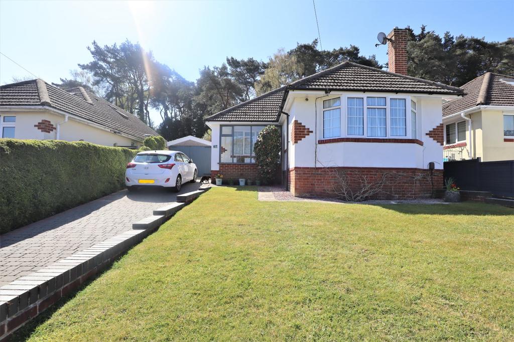 Abbotsbury Road, Broadstone, BH18 2 bed bungalow £429,950